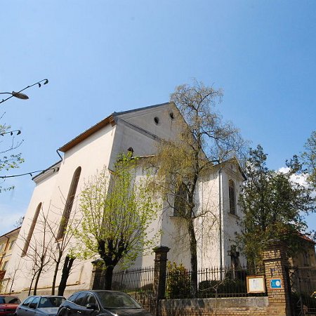 Biserica si manastirea minoritilor